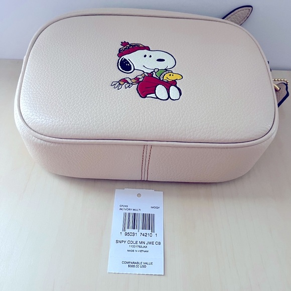 New Coach CF249 Coach X Peanuts Mini Jamie Camera Bag With Snoopy Cuddle Motif - Picture 4 of 9